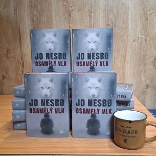 Deštivý den? Nevadí 😃 Nová kniha Osamělý vlk se na Vás už těší... Koupíte v Knihkupectví v Třinci nebo na...